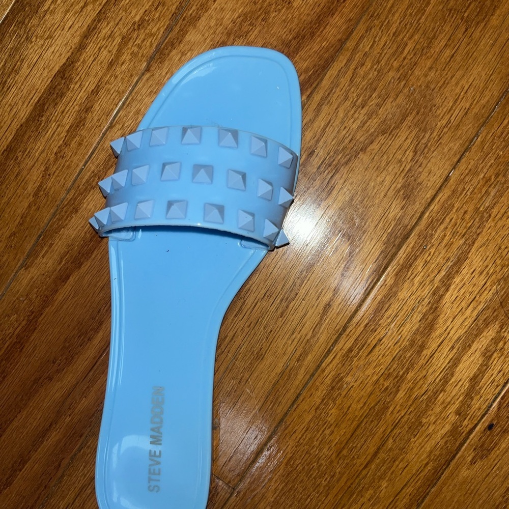 Steve Madden jelly flip flops with pyramid studs - Picture 2 of 5